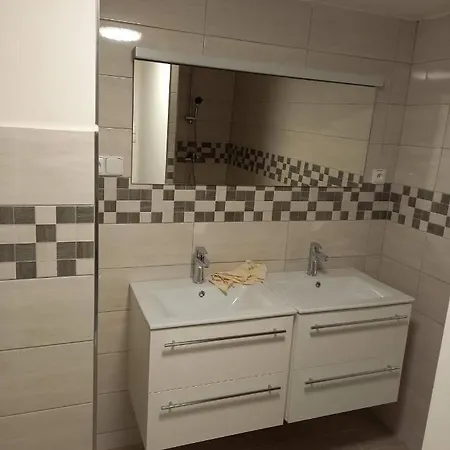 Hétvégi ház Rodinny Mayer Pouzdrany